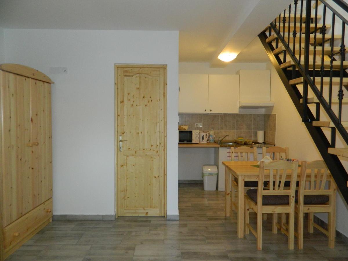 Familia-Pelso Apartmanhaz Zamárdi Zewnętrze zdjęcie