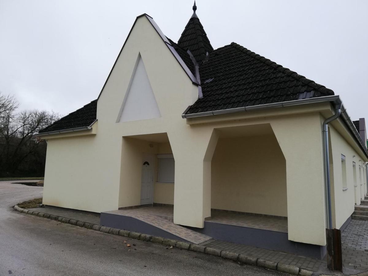 Familia-Pelso Apartmanhaz Zamárdi Zewnętrze zdjęcie